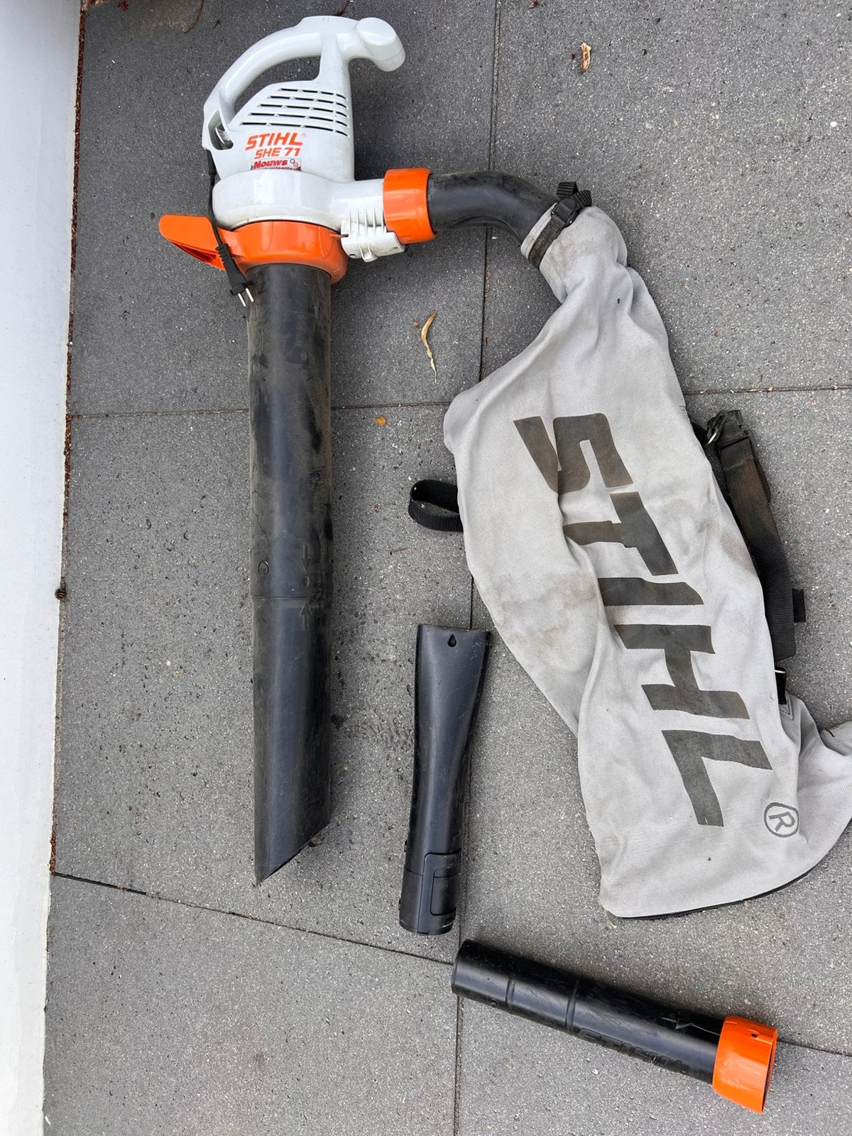 Stihl SHE 71 bladzuiger, Tuin en Terras, Bladblazers, Ophalen, Handgedragen, Zo goed als nieuw, Met opvangzak