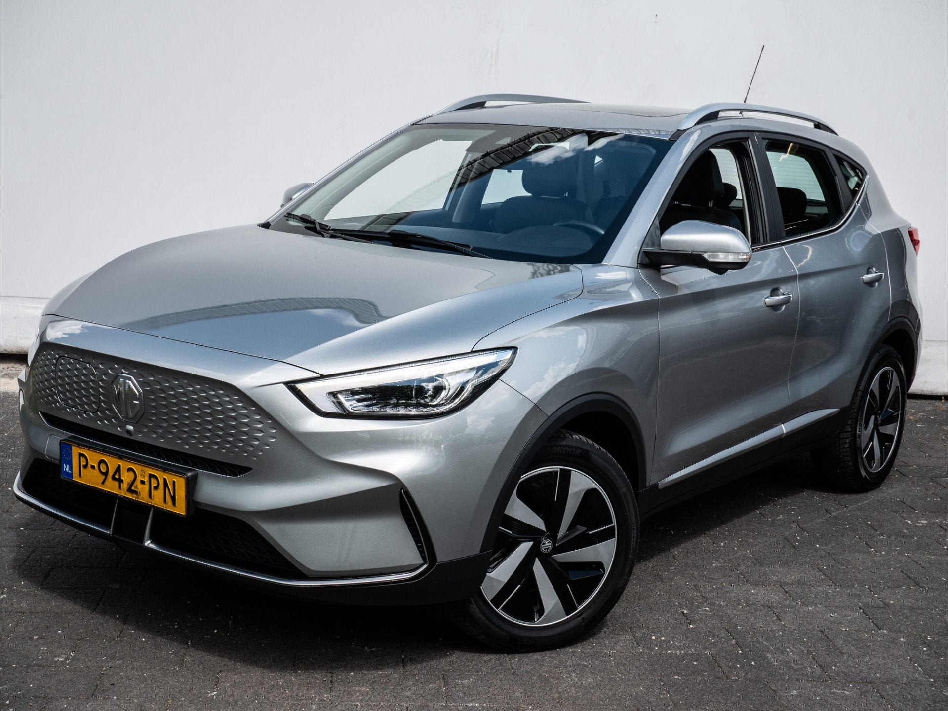 MG ZS EV Standard Range Luxury 50 kWh SOH 89% Panoramadak/ 3, Gebruikt, Zwart, Met garantie (alle), ZS
