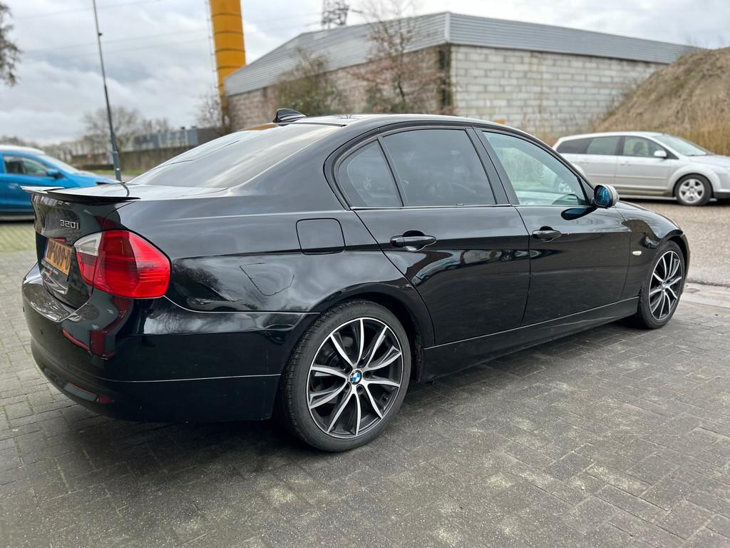 BMW 3-serie 320i Executive, Automaat, 4 cilinders, 150 pk, Zwart