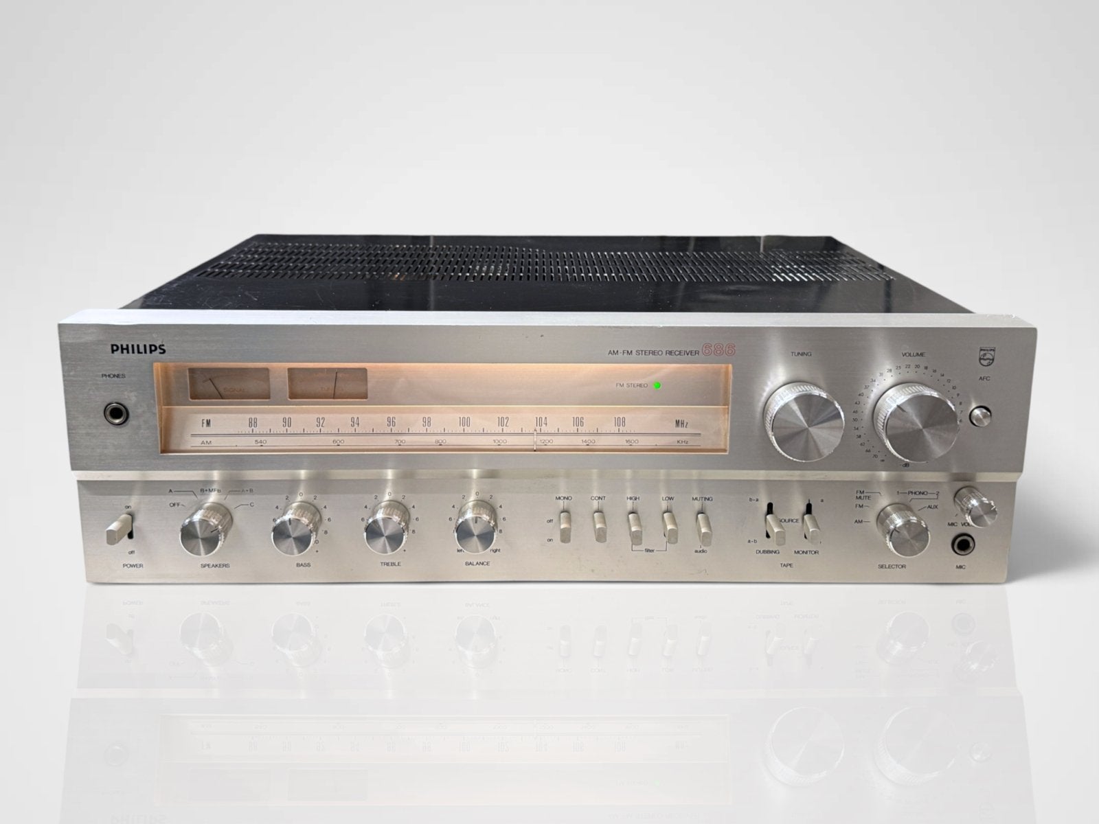 Philips Stereo 686 Receiver - Top Conditie en Goed Werkend