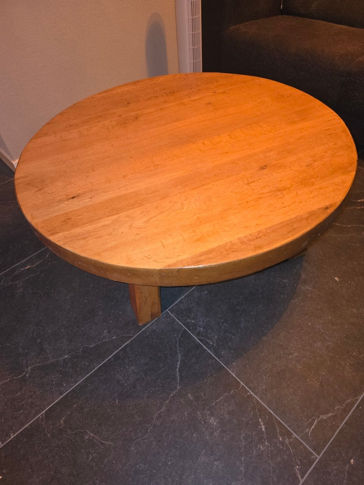 Ronde houten salontafel. Zwaar eiken tafel. Ruim 60 jaar oud, Gebruikt, 50 tot 100 cm, Rond, Klassiek, Tijdloos