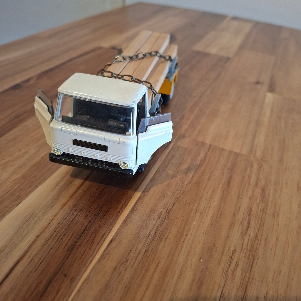 FORD  D 800 BAKWAGEN MET LADING HOUT NIEUW TEKNO ., Verzenden, Nieuw, Bus of Vrachtwagen, Tekno