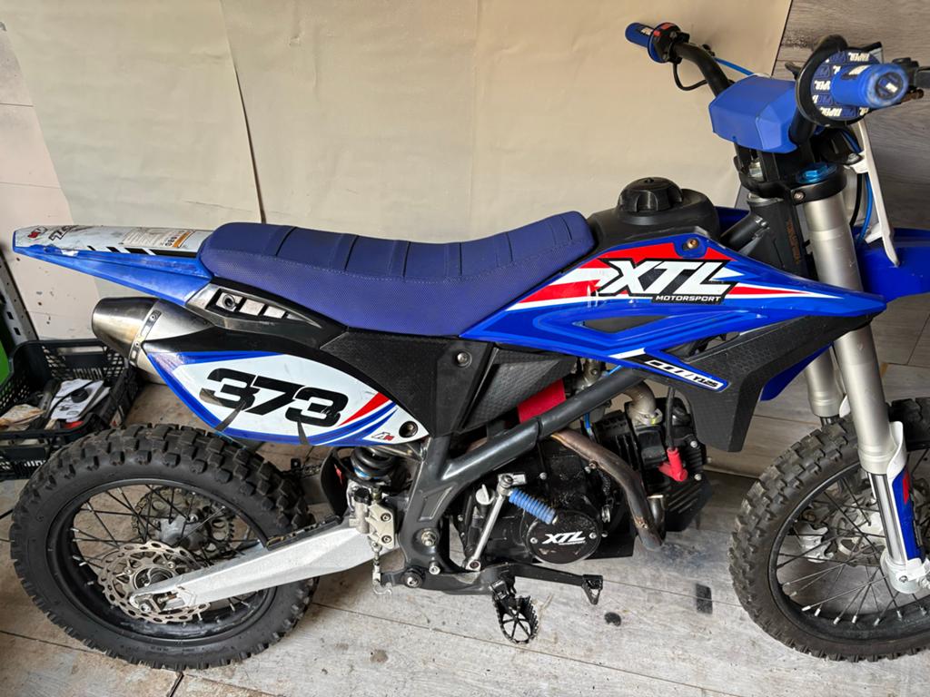 Crosser 125cc Opknapper - Ketting Probleem, Fietsen en Brommers, Ophalen, Zo goed als nieuw