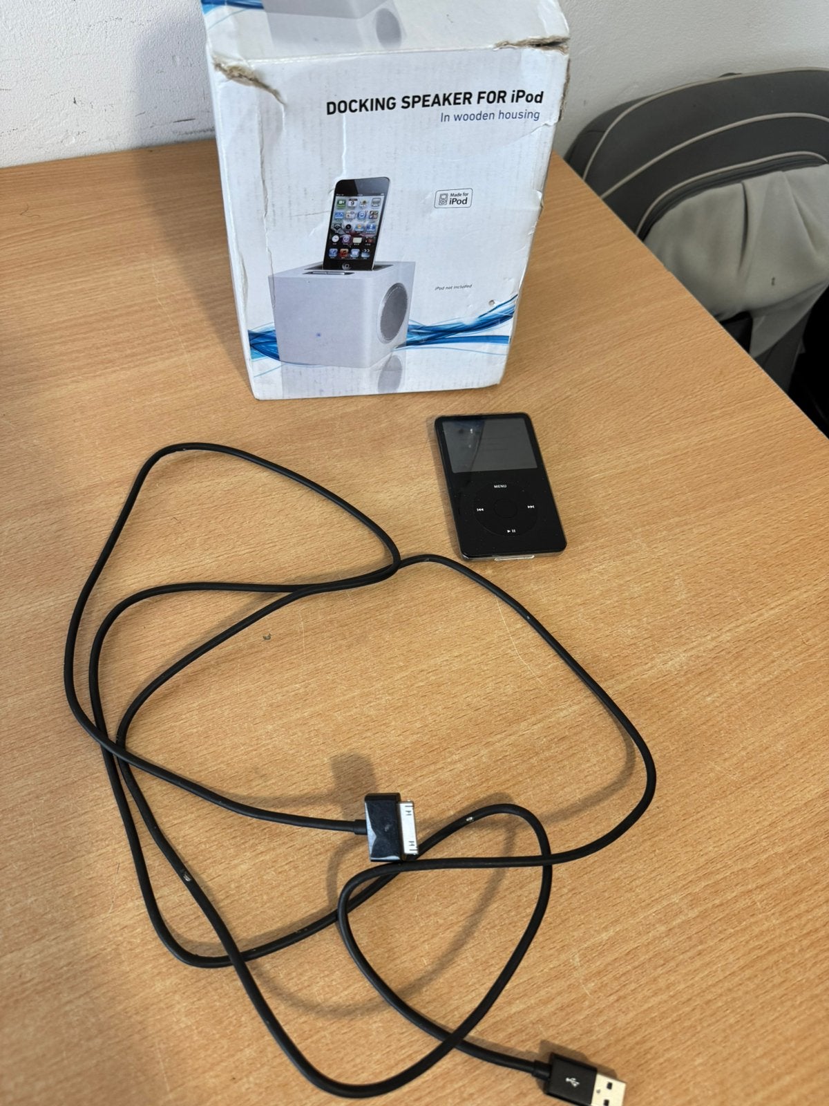 iPod Classic 30 GB ( 5 the generatie )+ AGK Ipod Dock, Audio, Tv en Foto, Mp3-spelers | Apple iPod, 40 GB en meer, Classic, Zwart