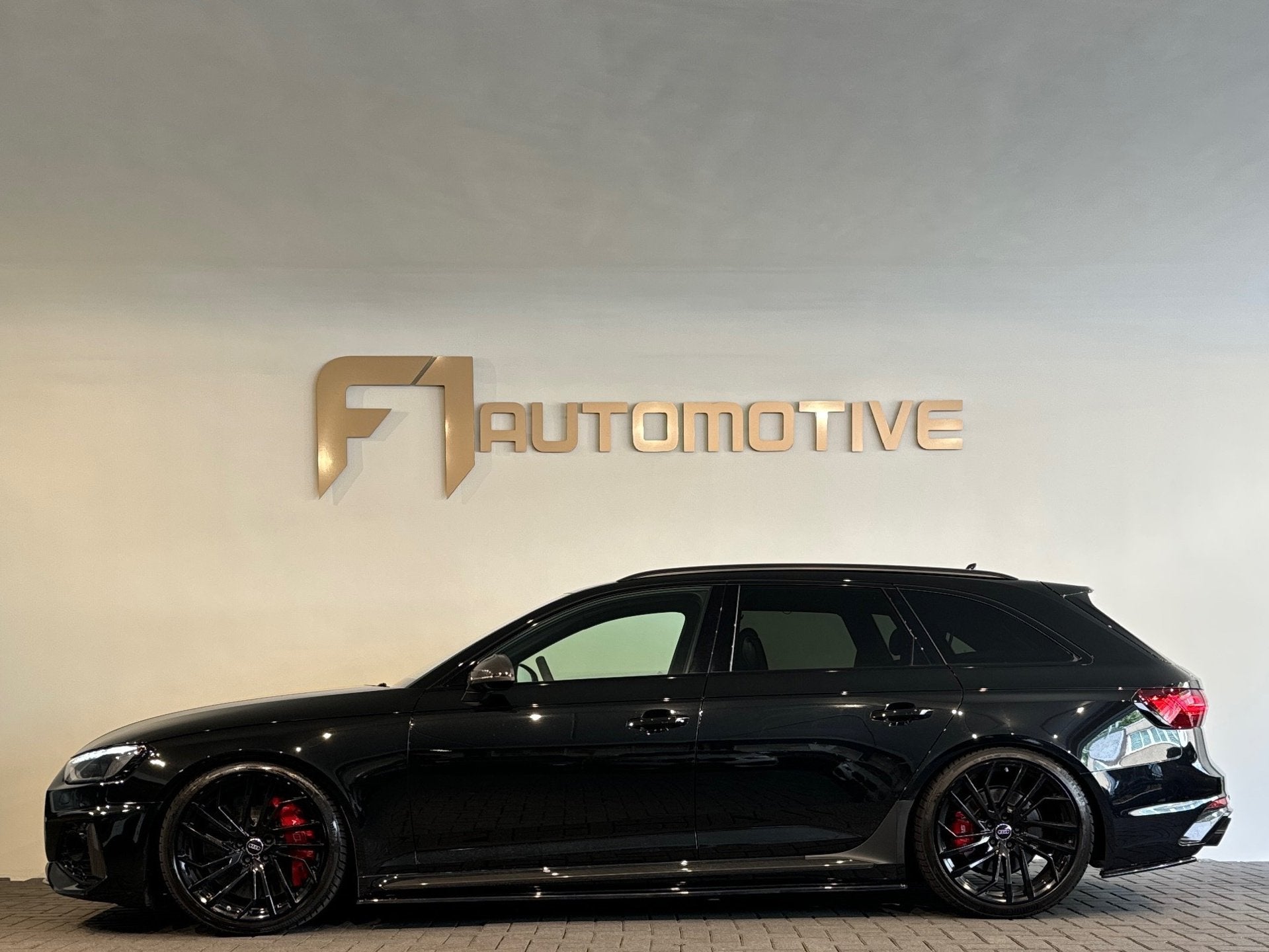 Foto 10 van Audi RS4 Avant 2.9 TFSI quattro Pano|Ceramic|B&O|HuD|Carbon