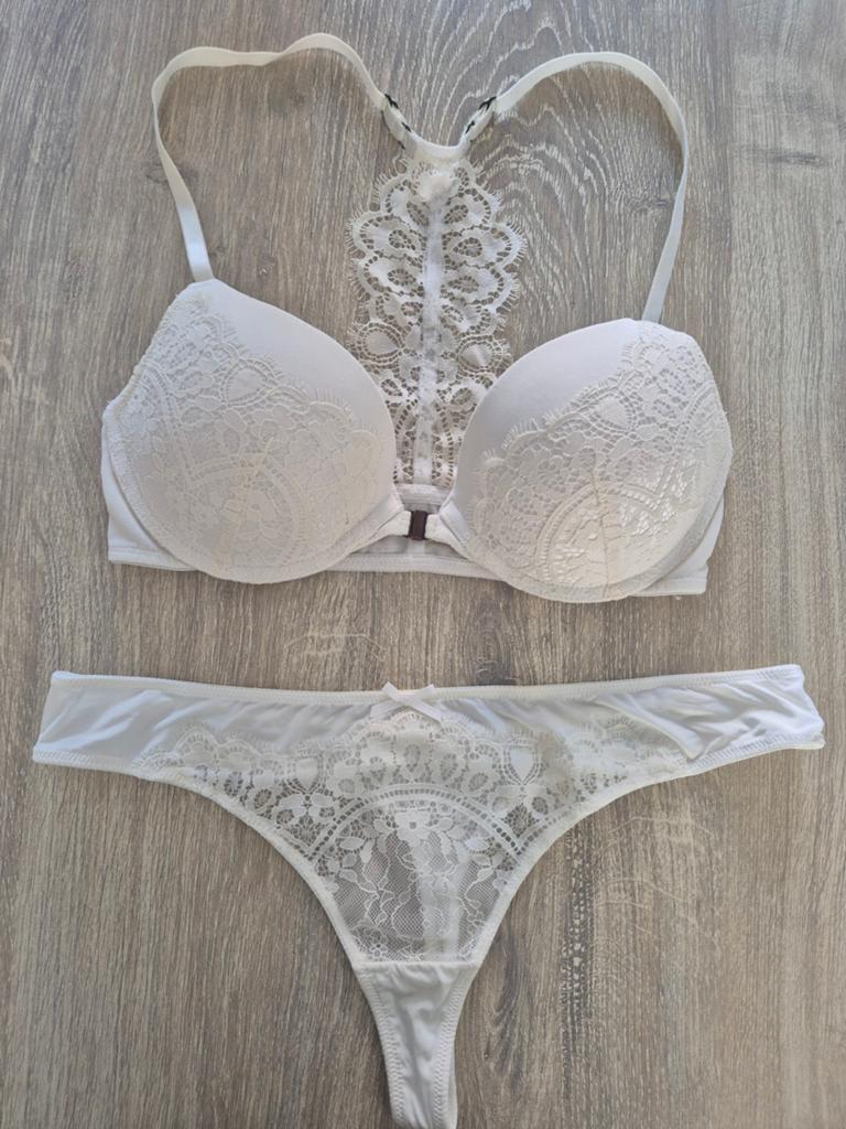 Creme setje Hunkemoller, Ophalen of Verzenden, Setje