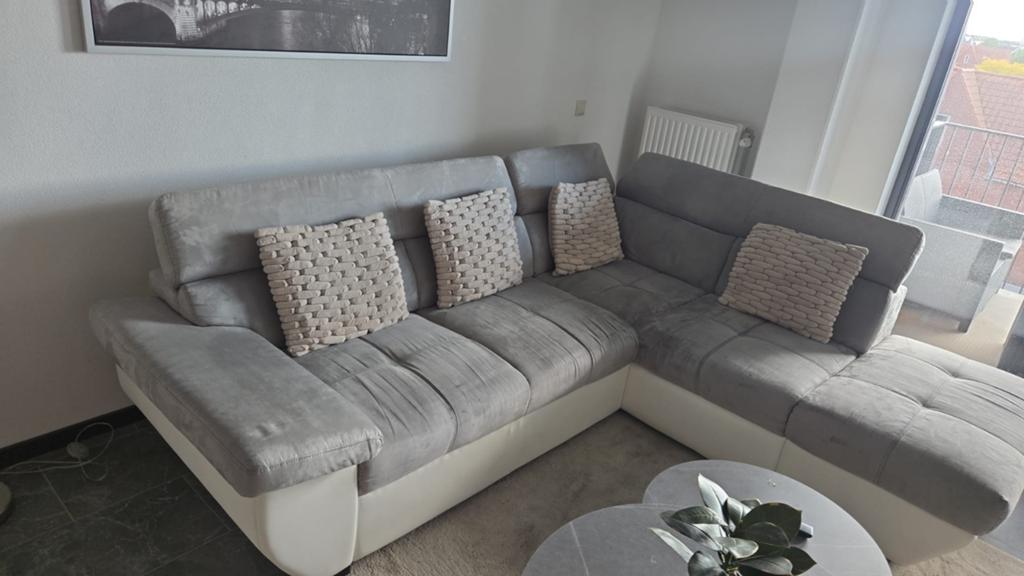 Moderne Hoekbank Wit/Grijs Lederlook en Stof (Vaste prijs), 250 tot 300 cm, Gebruikt, 100 tot 125 cm, Hoekbank