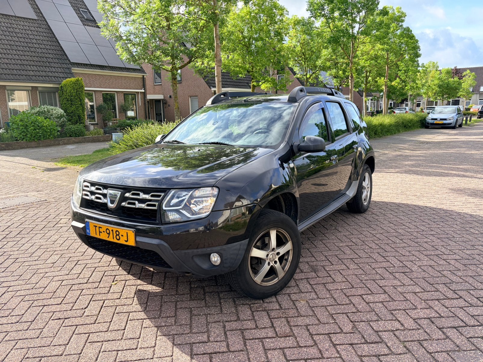 Dacia Duster 1.6 16V 74KW LPG 2014 Zwart, Voorwielaandrijving, 4 cilinders, Duster, 620 kg