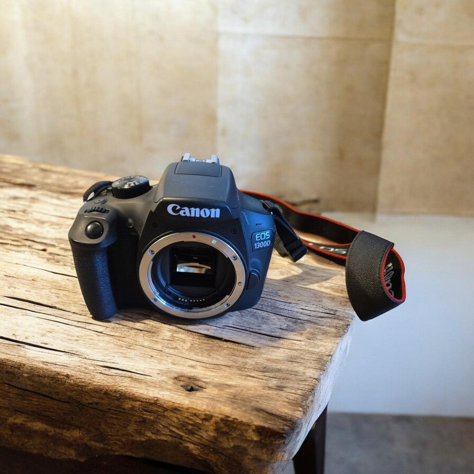Canon EOS 1300D Spiegelreflexcamera met EF-S 18-55mm lens, Ophalen, Spiegelreflex, Canon, Zo goed als nieuw