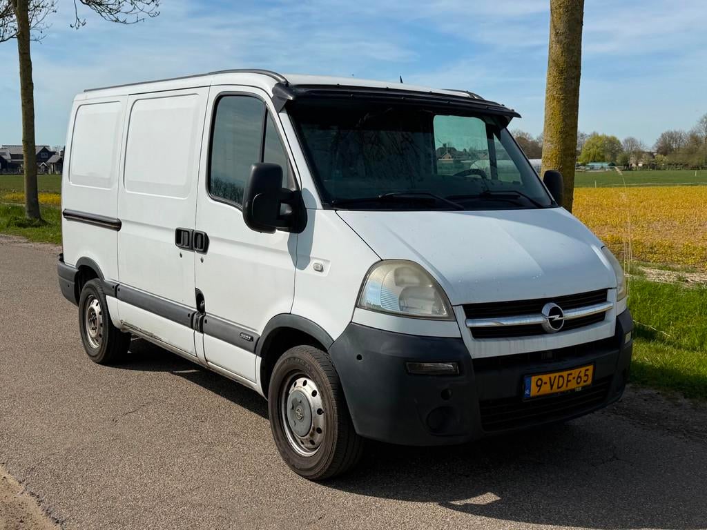 Opel Movano 2.5 CDTI L1H1 APK 07-2026 NAP Airco, Voorwielaandrijving, Gebruikt, Zwart, 4 cilinders