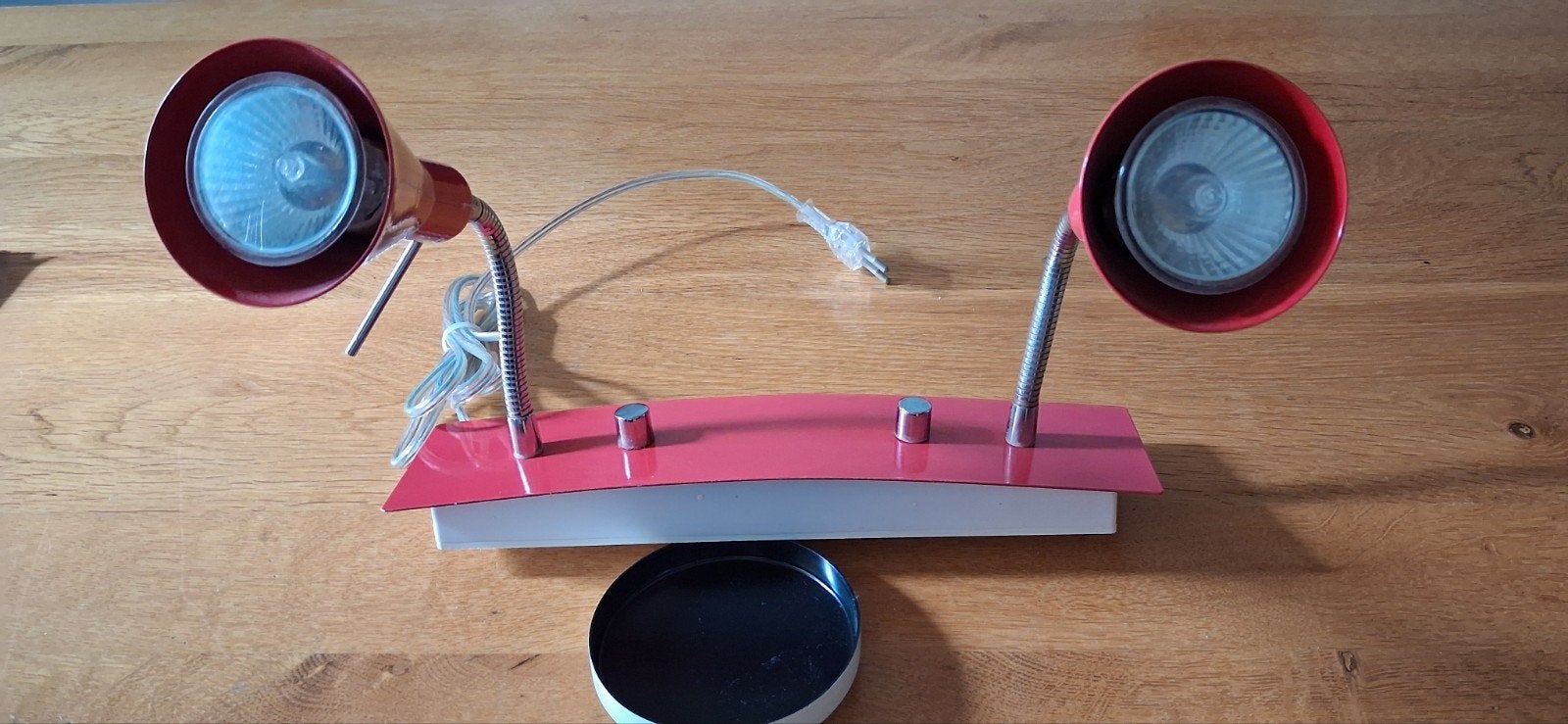 Rode wandlamp met twee verstelbare spots i.z.g.st., Metaal, Gebruikt, Rood, Modern