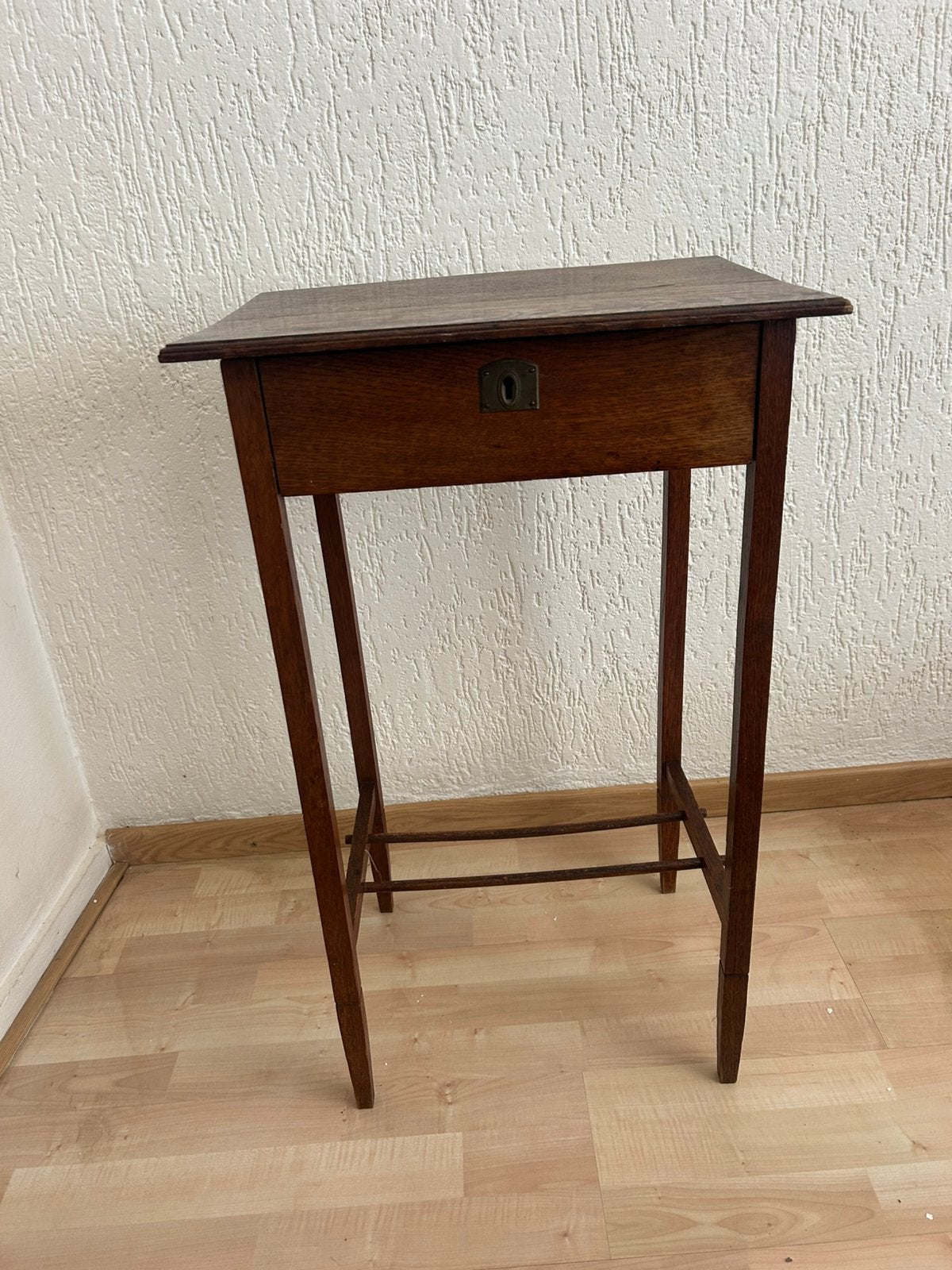 Oud tafeltje, Ophalen, 50 tot 100 cm, Rond, Zo goed als nieuw