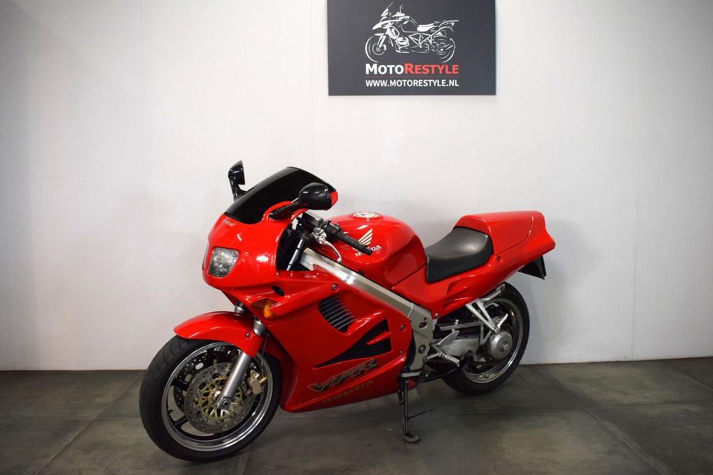 HONDA VFR 750 F V4 (bj 1996), HONDA, 4 cilinders, Motorrijbewijs A, Bedrijf