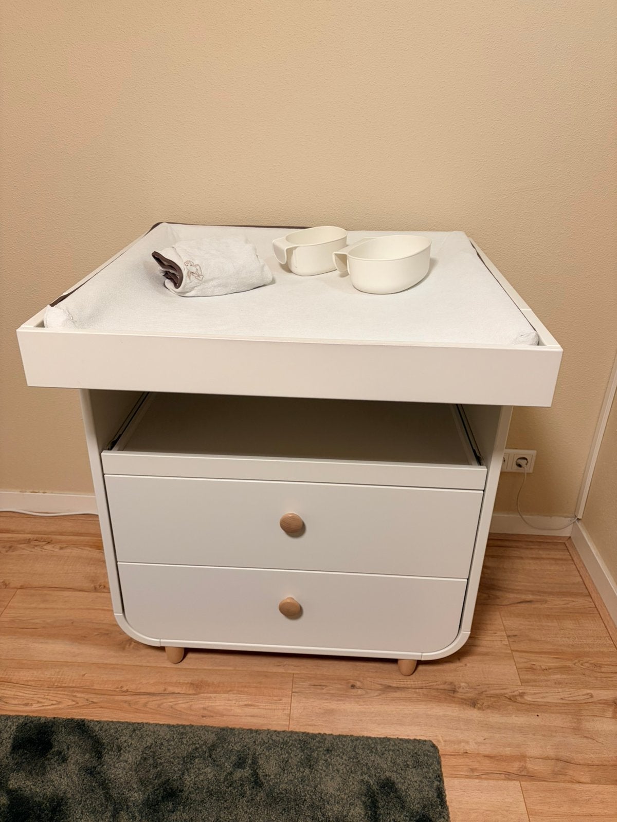 Commode gratis afhalen (zelf van 2 hoog naar beneden tillen), Kinderen en Baby's, Ophalen, Gebruikt, 50 tot 70 cm, 100 cm of meer