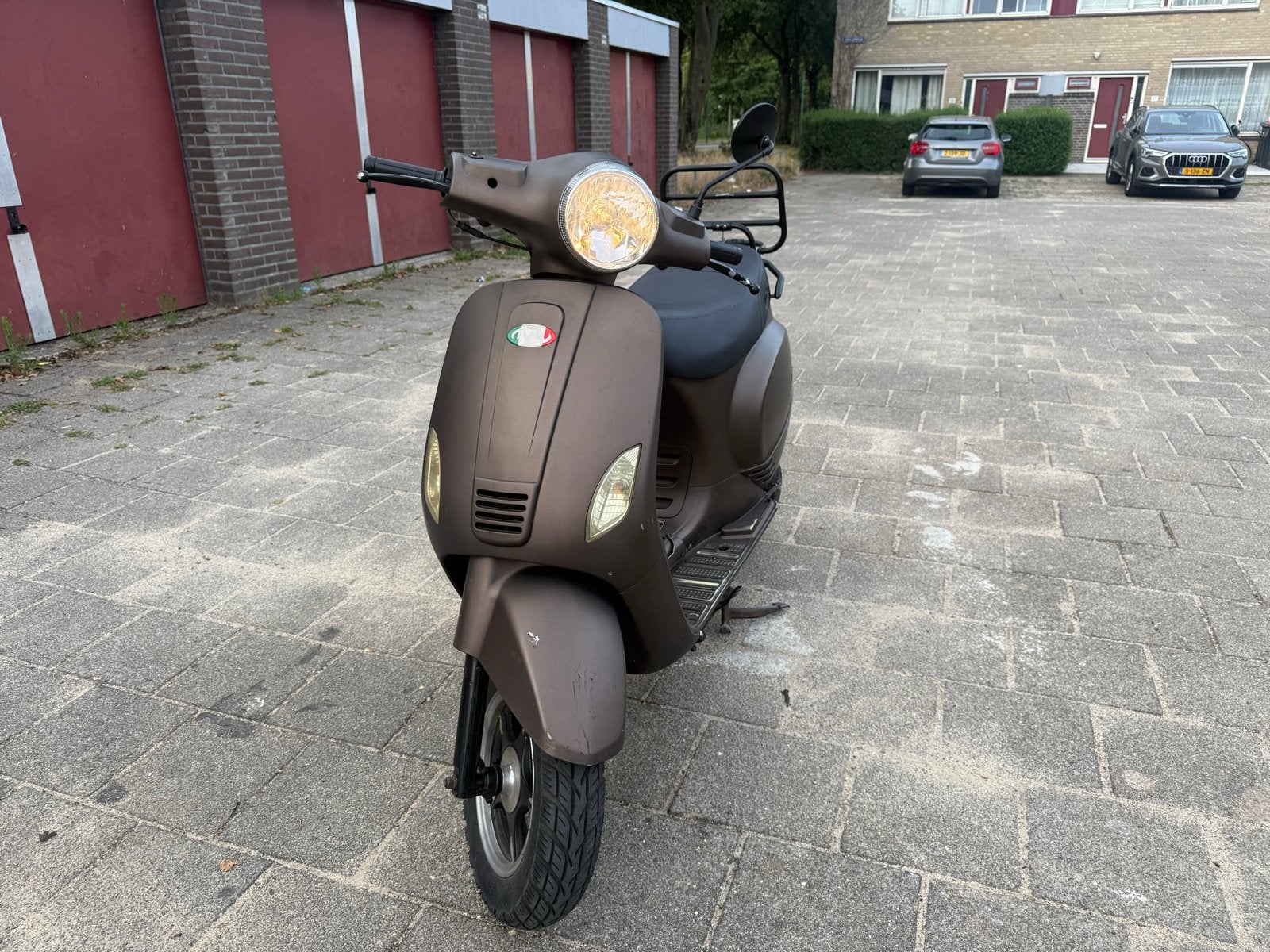 IVA Lux50 Snorscooter - Matbruin, Zuinig & Betrouwbaar vespa, Fietsen en Brommers, Snorfietsen en Snorscooters, Gebruikt, Overige merken