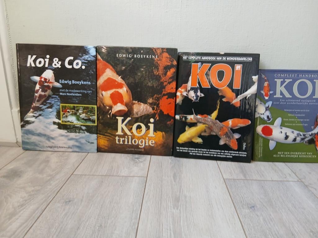 Complete Koi Handboeken - Alles over Koi Kweken en Verzorgen