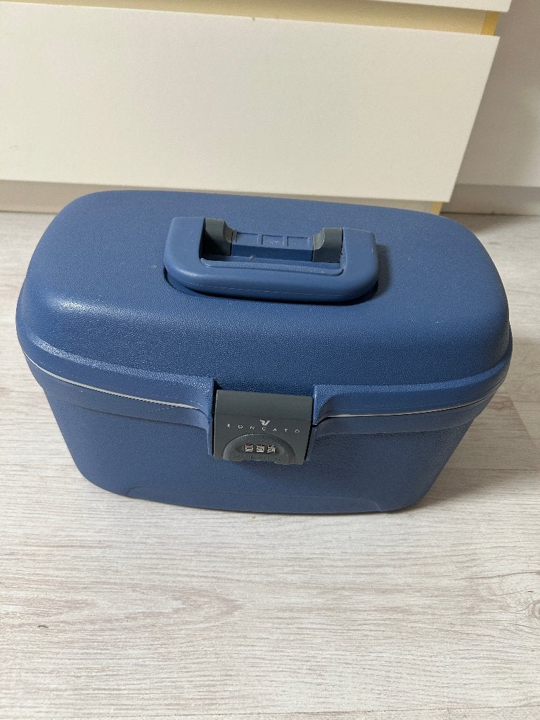 beauty case Roncato, Blauw, Met slot, Ophalen of Verzenden, Zo goed als nieuw