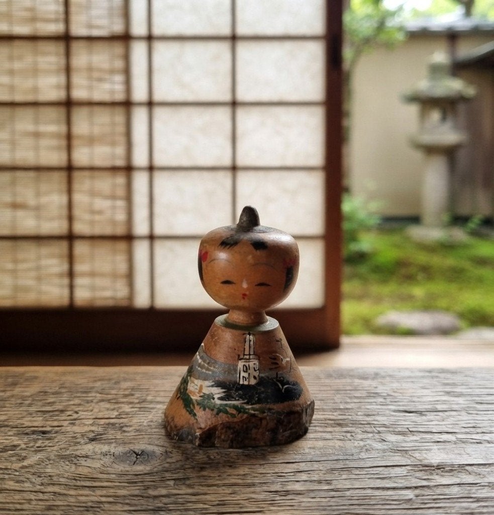 Vintage Kibori Kokeshi, Antiek en Kunst, Hout, Handgemaakt, Verzenden, Japan