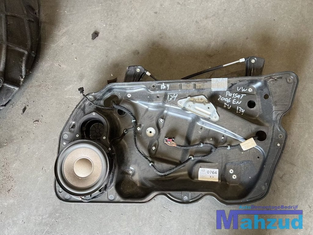 VW PASSAT B6 variant rechts voor raammechaniek speaker 2005-, Gebruikt, Volkswagen, Volkswagen AG, Berliner Ring 2
38440  Wolfsburg, DE