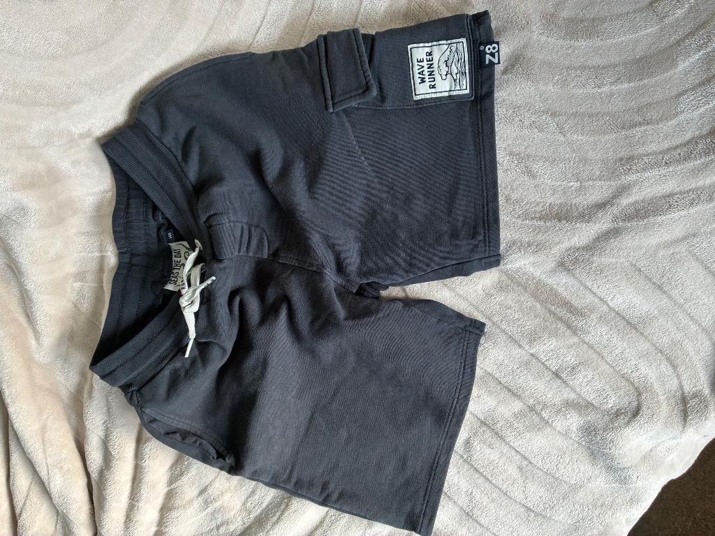 Z 8 korte broek 2x mt 140, Kinderen en Baby's, Kinderkleding | Maat 140, Broek, Z8, Ophalen of Verzenden, Zo goed als nieuw
