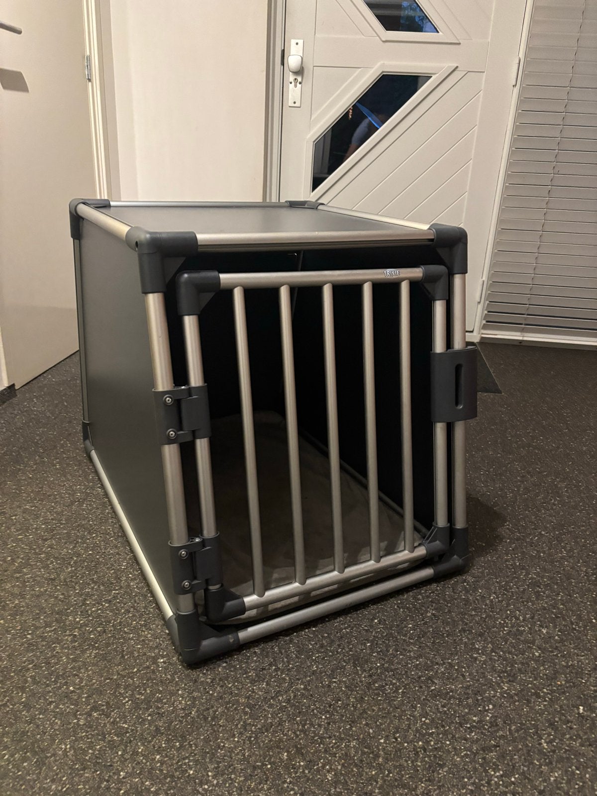 Trixie Aluminium Autohondenbench M-L, Dieren en Toebehoren, Hondenbenches, Ophalen, Gebruikt