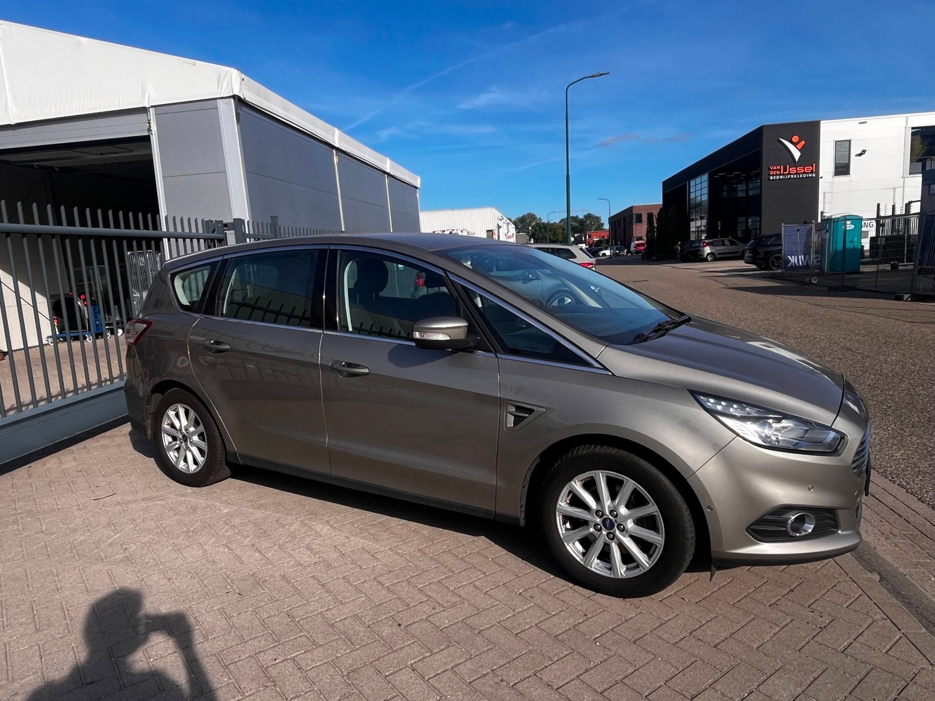 Ford S-Max 1.5 Titanium 7 persoons Geluid in motor, Auto's, Voorwielaandrijving, 15 km/l, Euro 6, 7 stoelen