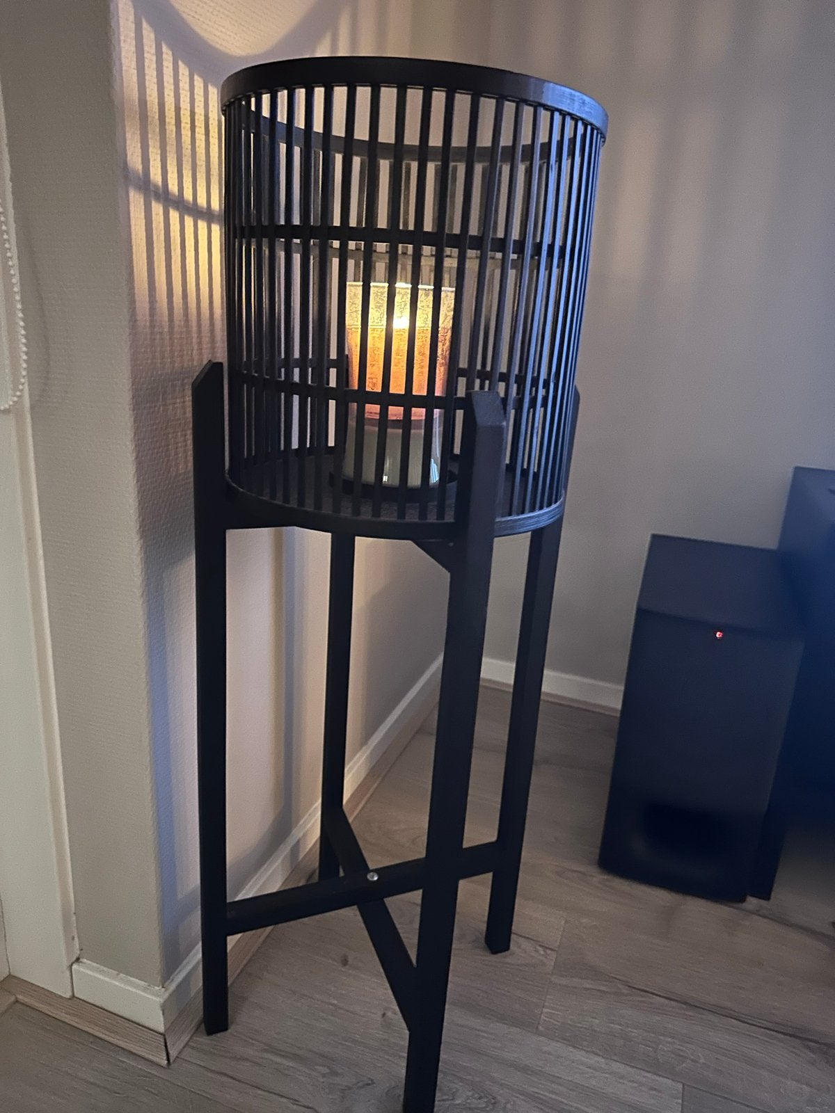 Zwarte bamboe lantaarn op standaard - sfeervolle verlichting, Ophalen, Hout, Zwart, Zo goed als nieuw