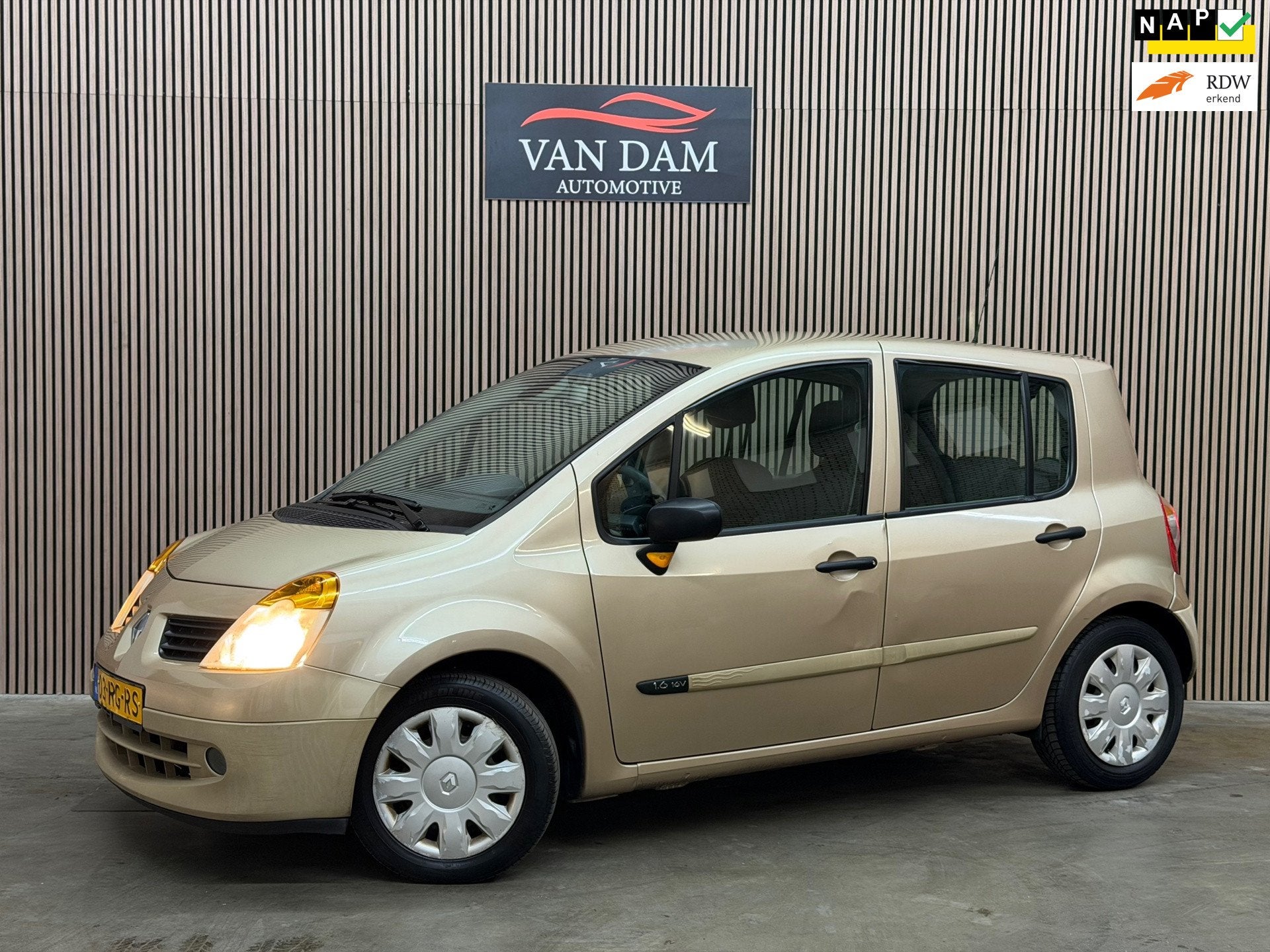 Renault Modus 1.6-16V Dynamique Luxe 2005 NAP AUTOMAAT AIRCO, Auto's, Renault, Stof, Gebruikt, 4 cilinders, Automatische klimaatregeling