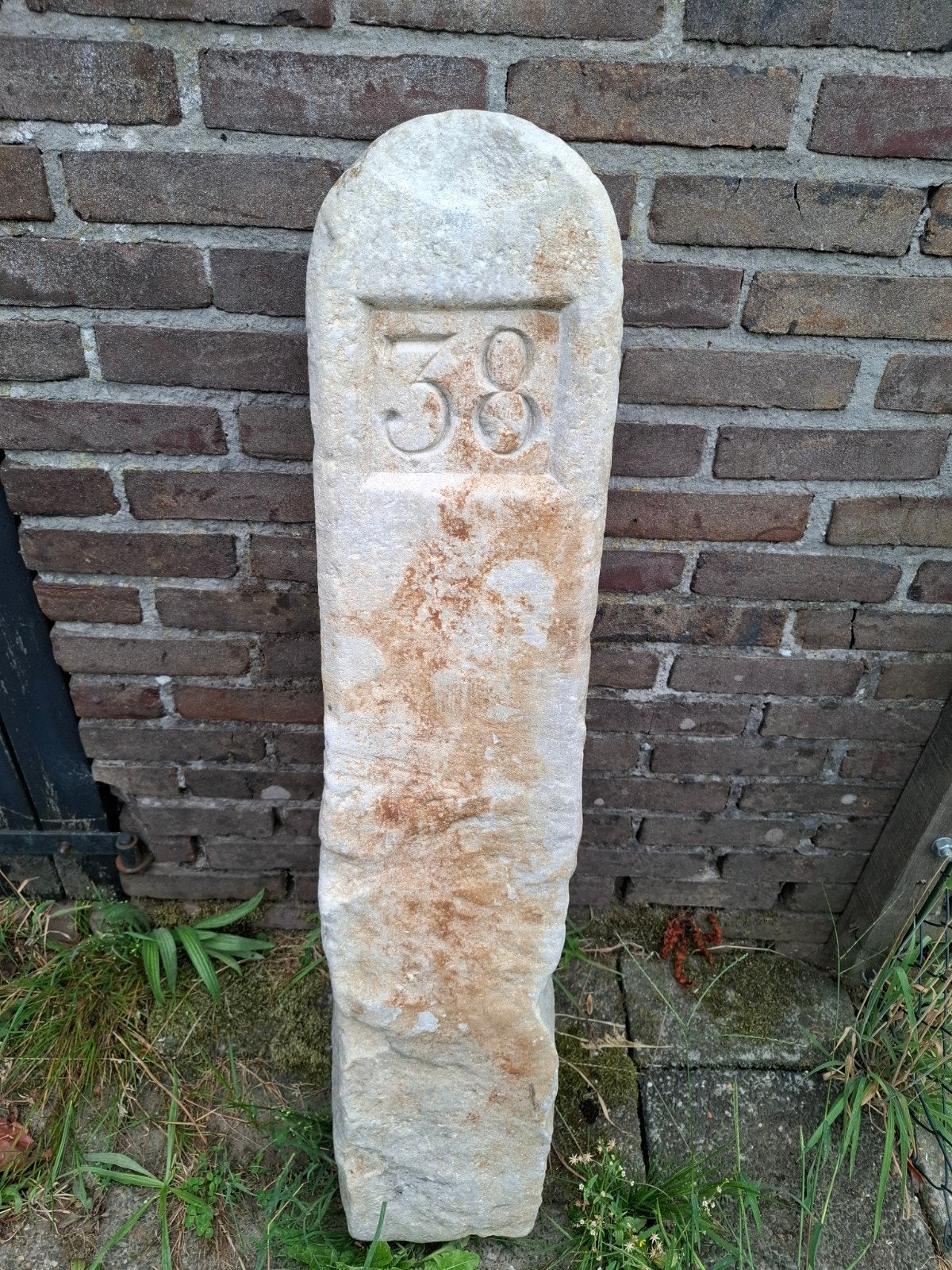 Natuursteen afzetpaal met nummer 38 - 100x14x20 cm, Ophalen