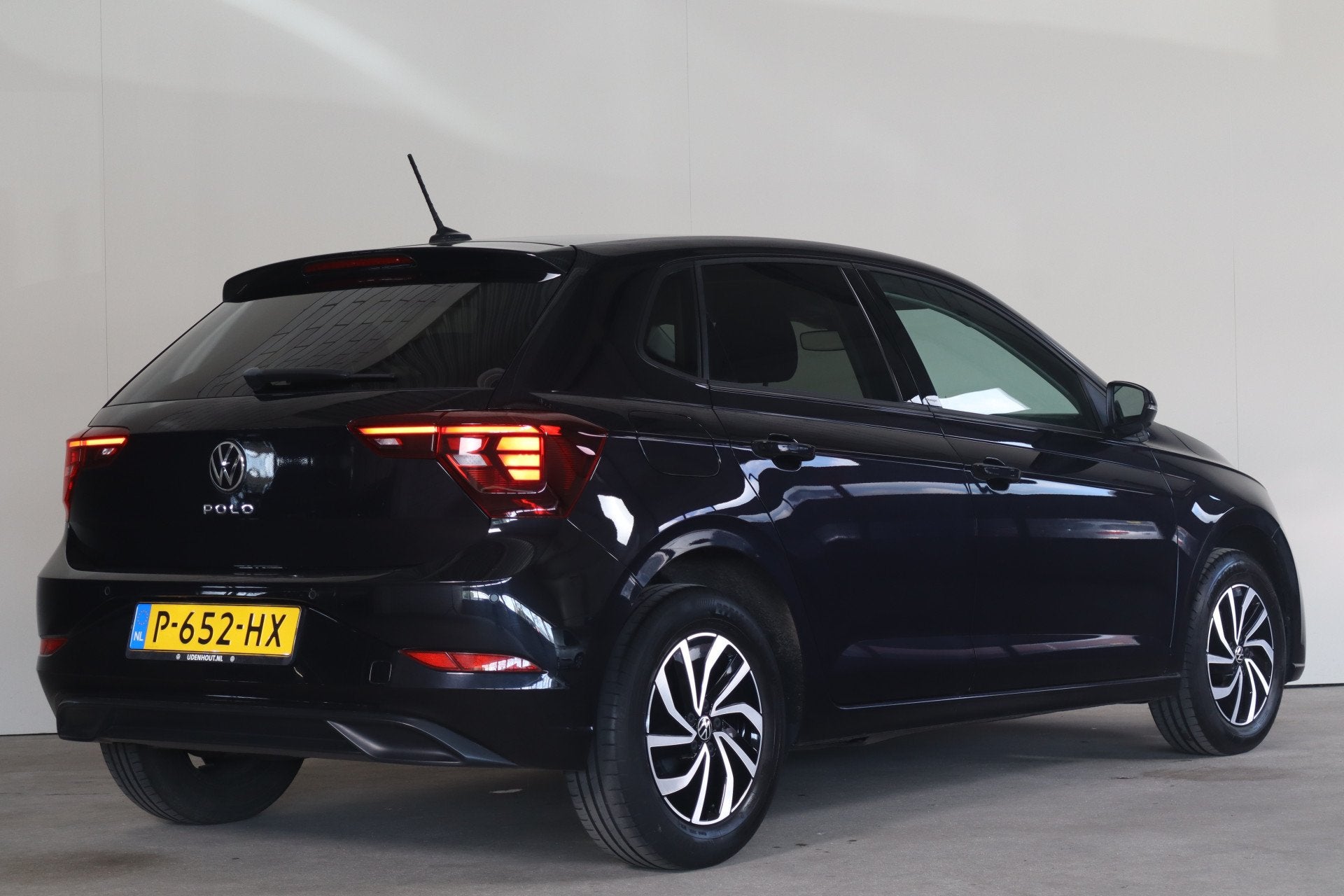 Volkswagen Polo 1.0 TSI Life NL-Auto! Adap. cruise I Apple C, Voorwielaandrijving, 12 maanden, Stof, Gebruikt