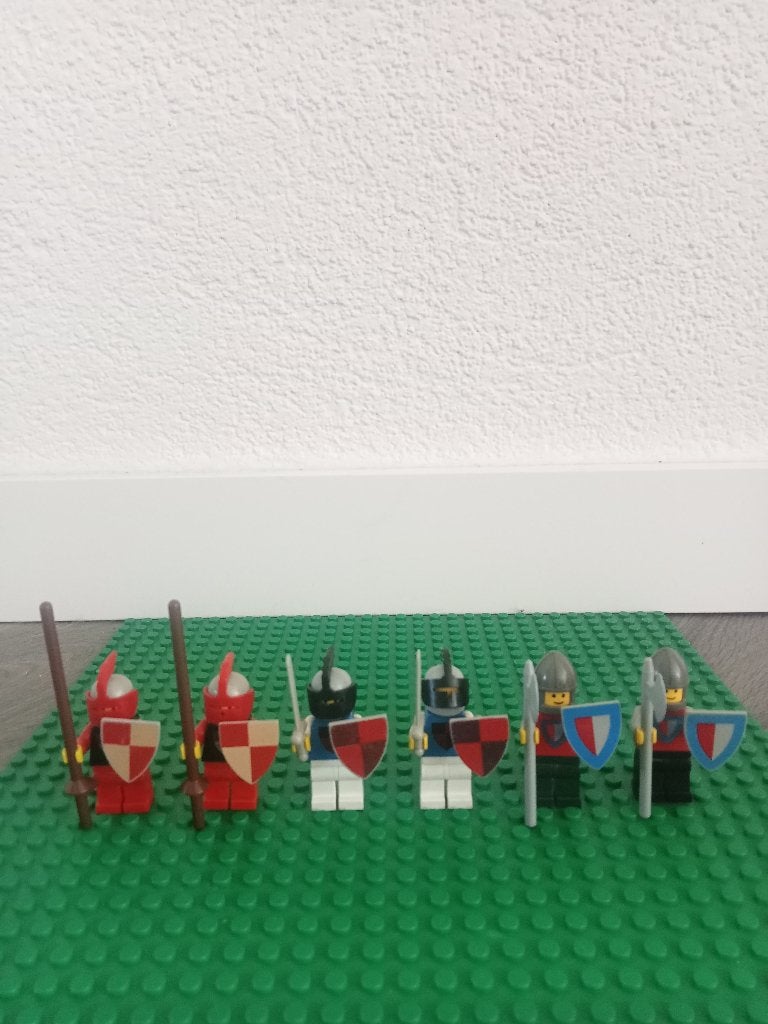 Lego Castle Classic Castle 15-1 Castle Figures, Lego, Compleet, Ophalen of Verzenden, Zo goed als nieuw