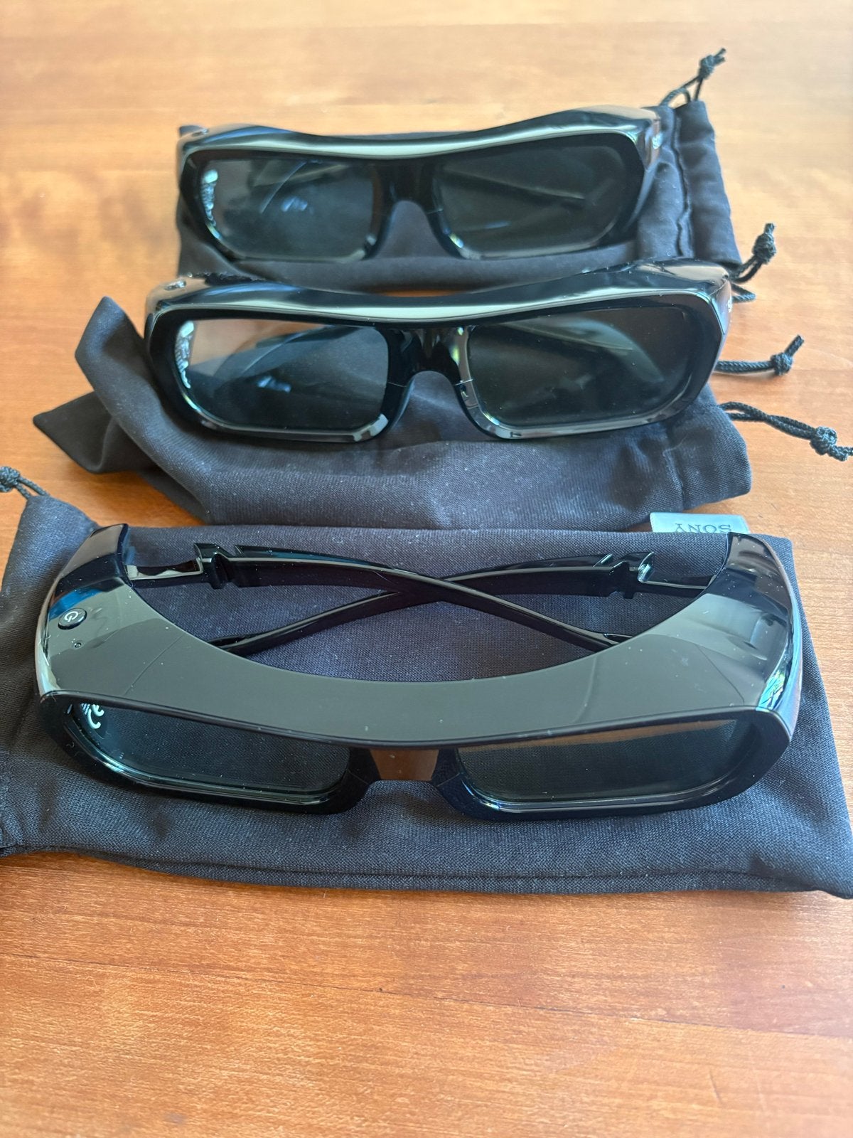 3x Sony 3D-brillen (FE0A87R) met opbergzakjes, Ophalen of Verzenden, Zo goed als nieuw