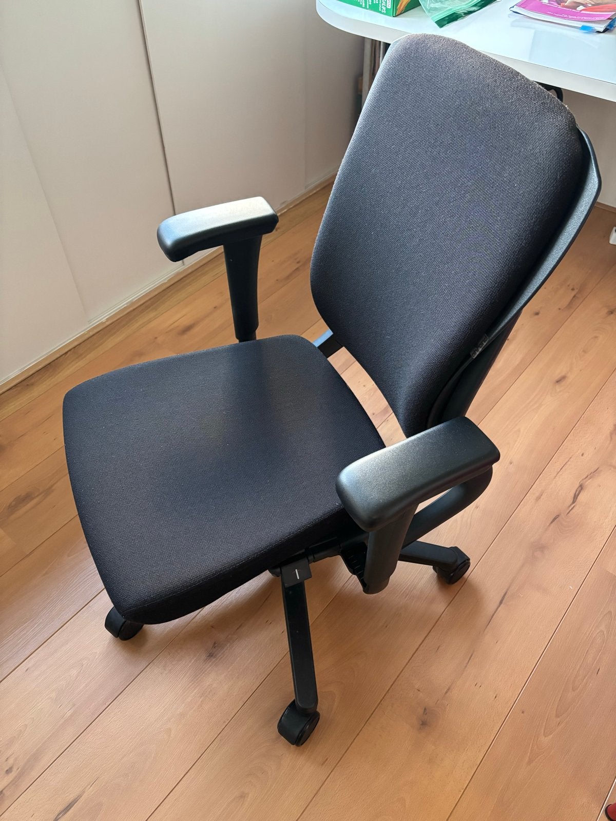 Ahrend Zwarte bureaustoel, Huis en Inrichting, Bureaustoelen, Ophalen, Gebruikt, Zwart, Bureaustoel