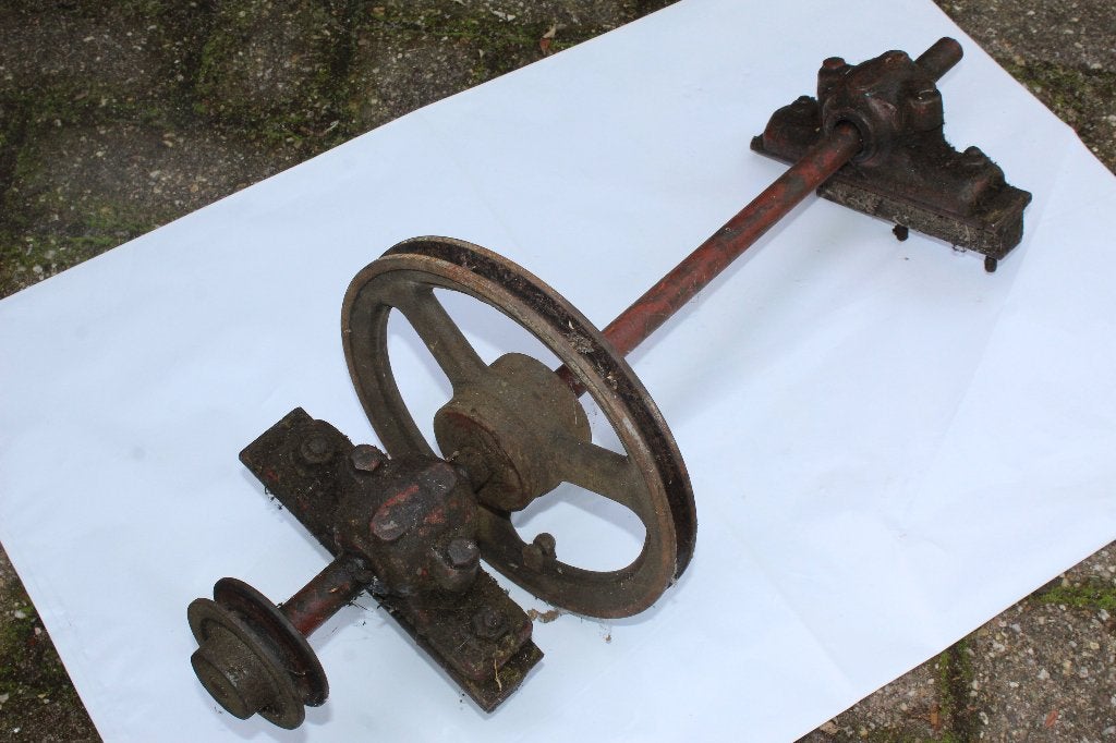 Oude poelie met as - 25cm en 7cm diameter, 2cm breed, Ophalen