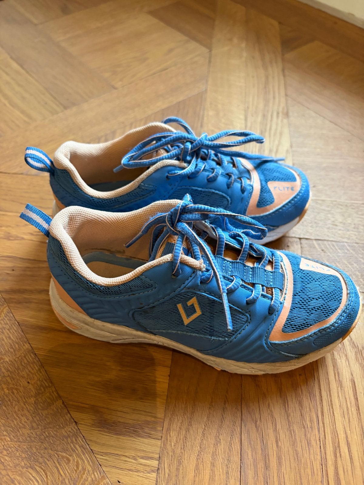 Brabo hockeyschoenen maat 33, Ophalen, Gebruikt