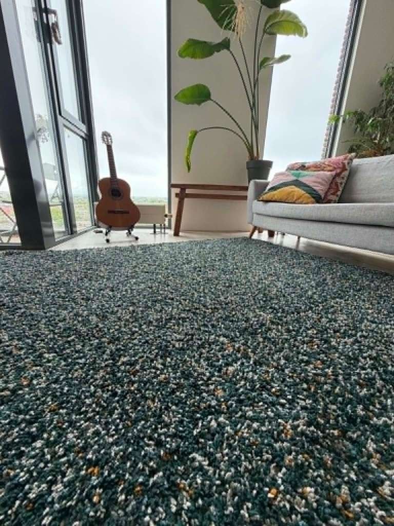 Carpet to sell, Huis en Inrichting, Stoffering | Tapijten en Kleden, Ophalen, 150 tot 200 cm, 200 cm of meer, Zo goed als nieuw