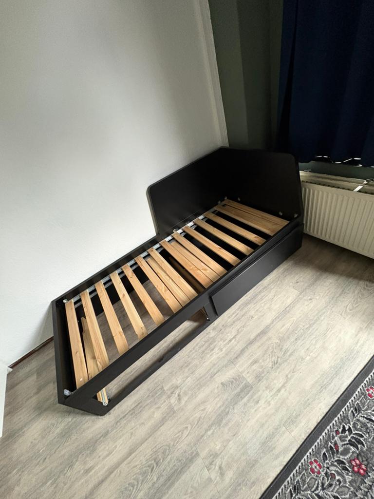Ikea FLEKKE FOR SALE, Huis en Inrichting, Slaapkamer | Bedden, Bruin, Tweepersoons, Hout, Ophalen