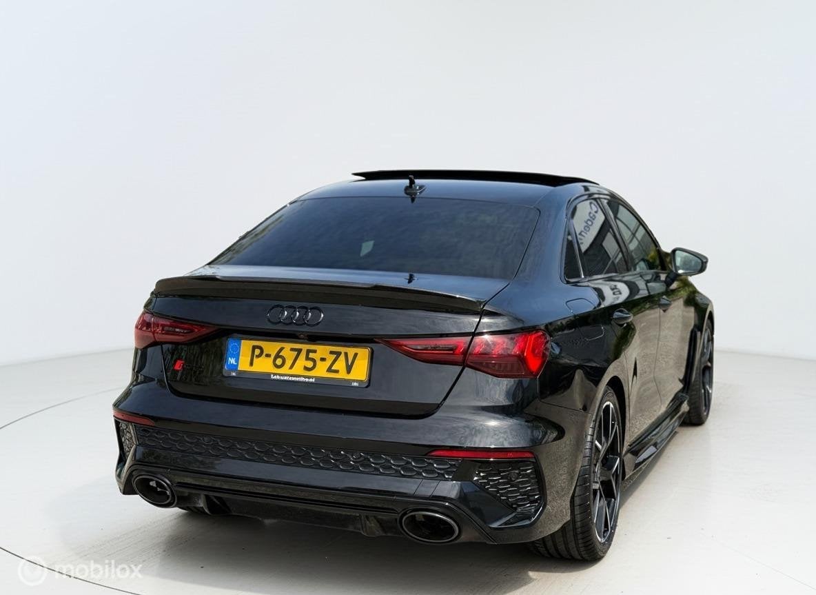 Audi RS3 2.5 TFSI RS3 quattro PANO|HUD|CERAMIC|B&O|MASSAGE|, Auto's, Audi, Automaat, Gebruikt, RS3, Zwart