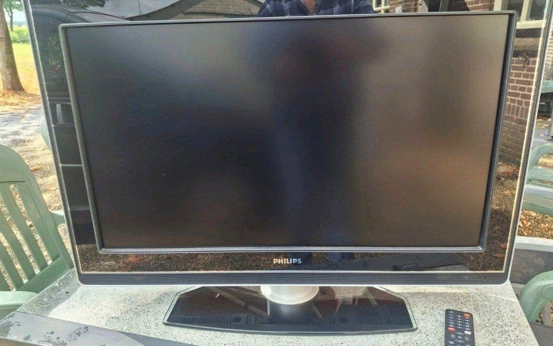 philips kleuren tv 32 inch met afstandbediening, Ophalen, Zo goed als nieuw, 50 Hz, Philips