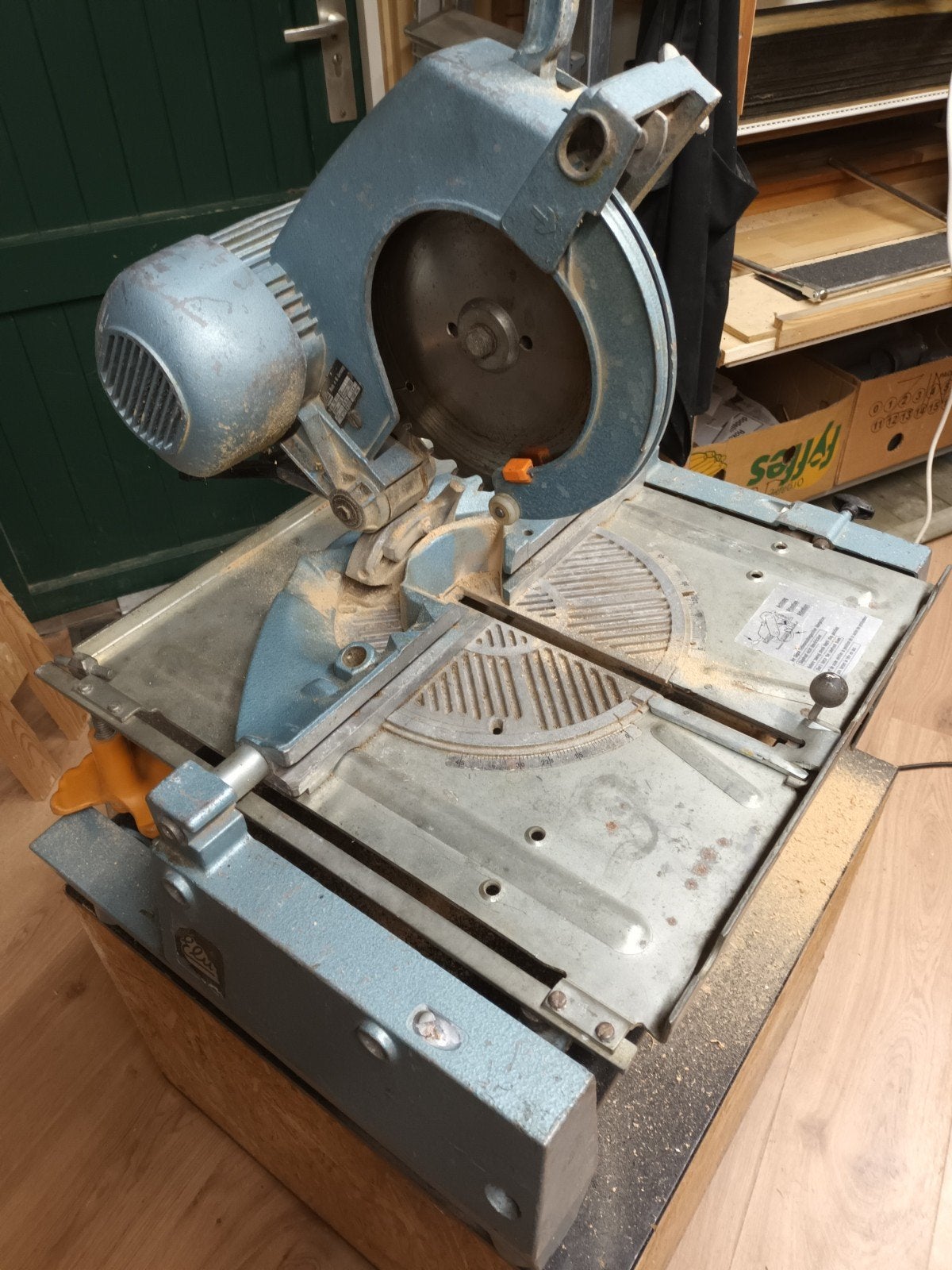 Elu Flipover Afkort- en Tafelzaag, Doe-het-zelf en Verbouw, Ophalen, Gebruikt, 70 mm of meer, Afkortzaag