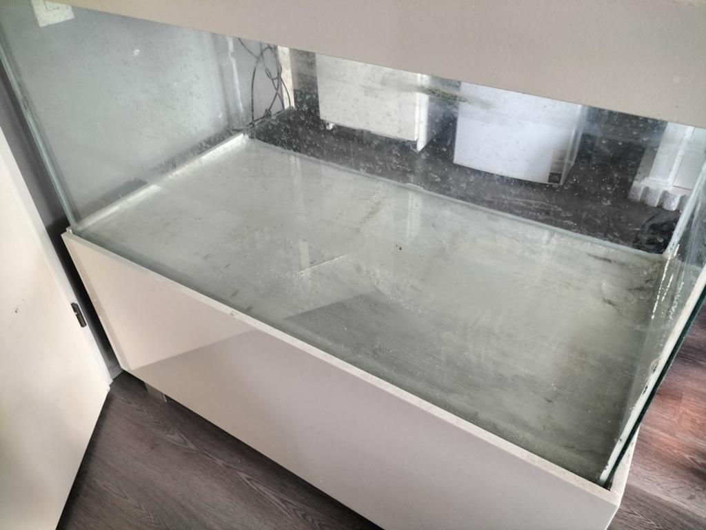 Terrarium (LEES GOED), Ophalen