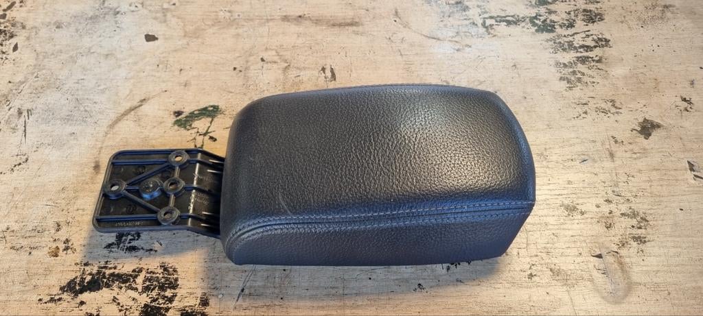 Middenarmsteun volvo v40/s40 grijs leer, Auto-onderdelen, Ophalen of Verzenden, Gebruikt, Volvo