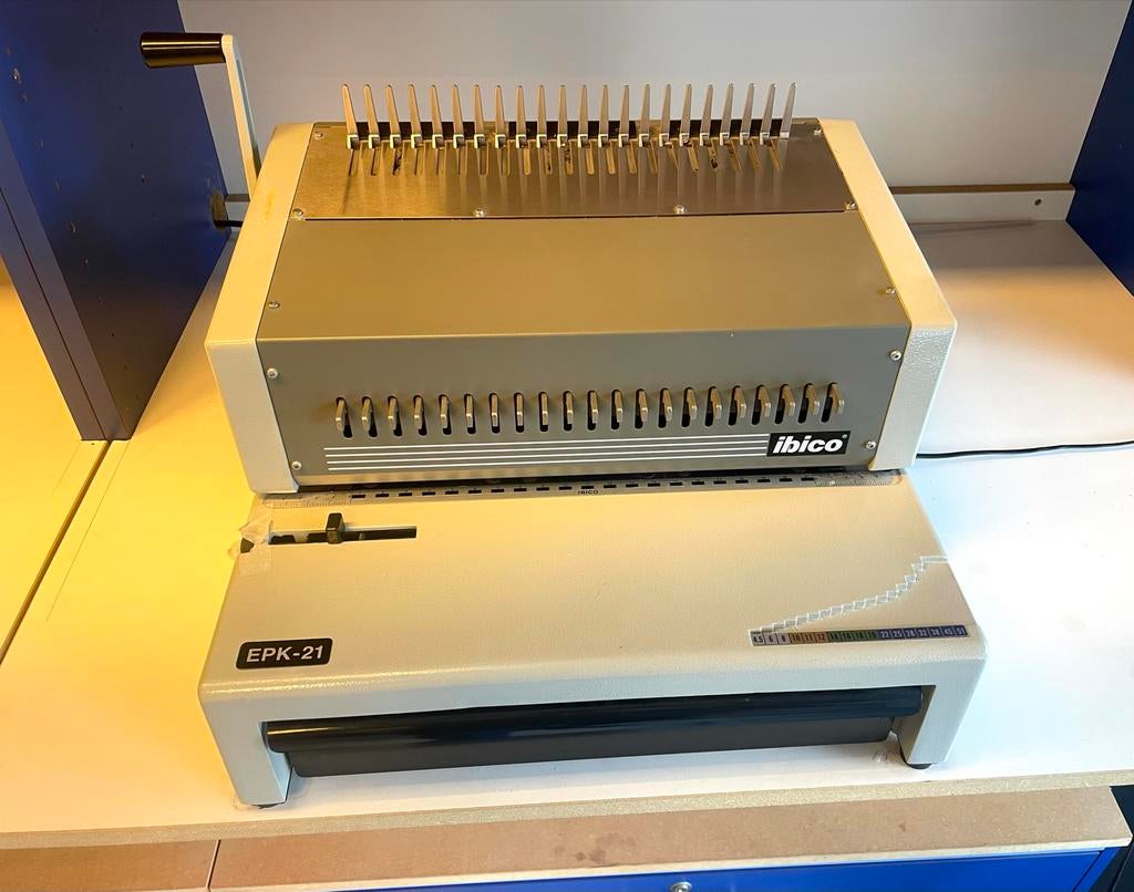 Ibico EPK-21 Papierinbindmachine met veel ringbandjes, Ophalen, Gebruikt
