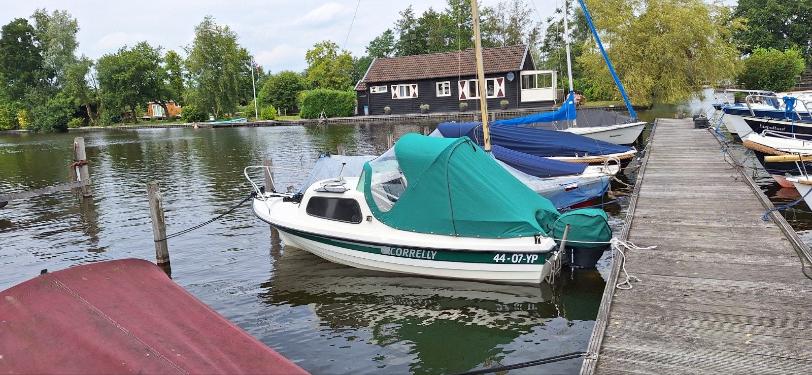 Goed onderhouden polyester boot 30pk Yamaha kanteltrailer, Ophalen of Verzenden, Polyester, Dieptemeter