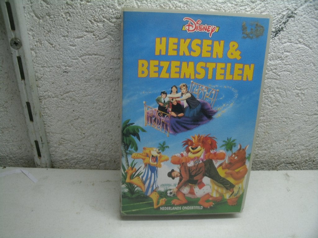 vhs 125a heksen en bezemstelen, Alle leeftijden, Ophalen of Verzenden, Zo goed als nieuw