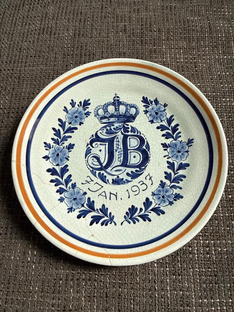 Antiek Delfts Blauw Gedenkbordje Juliana Bernhard JAN. 1937, Verzamelen, Koninklijk Huis en Royalty, Ophalen of Verzenden, Gebruikt