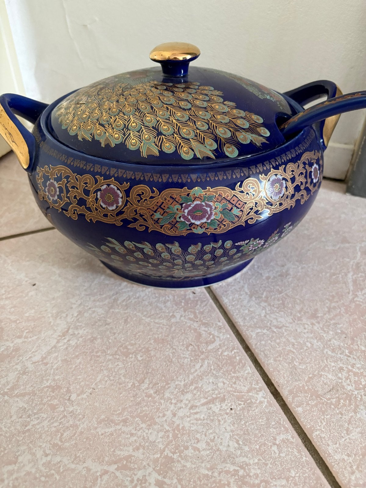 Vintage Blauwe Soepterrine met Pauwenmotief en Scheplepel, Ophalen