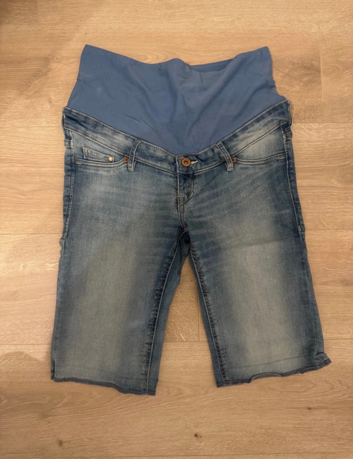 Korte zwangerschapsbroek H&M mama shorts, maat 38, Maat 38/40 (M), Blauw, Ophalen of Verzenden, Zo goed als nieuw