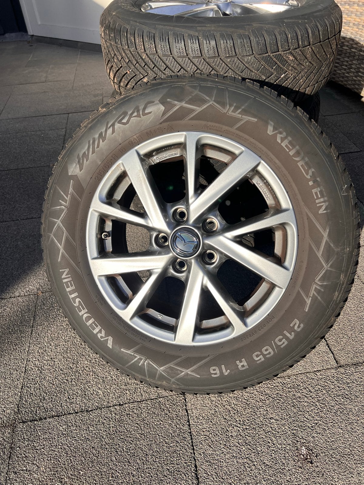 Originele Mazda velgen (16 inch) met Vredestein winterbanden, Auto-onderdelen, Ophalen, 16 inch, Banden en Velgen, Winterbanden