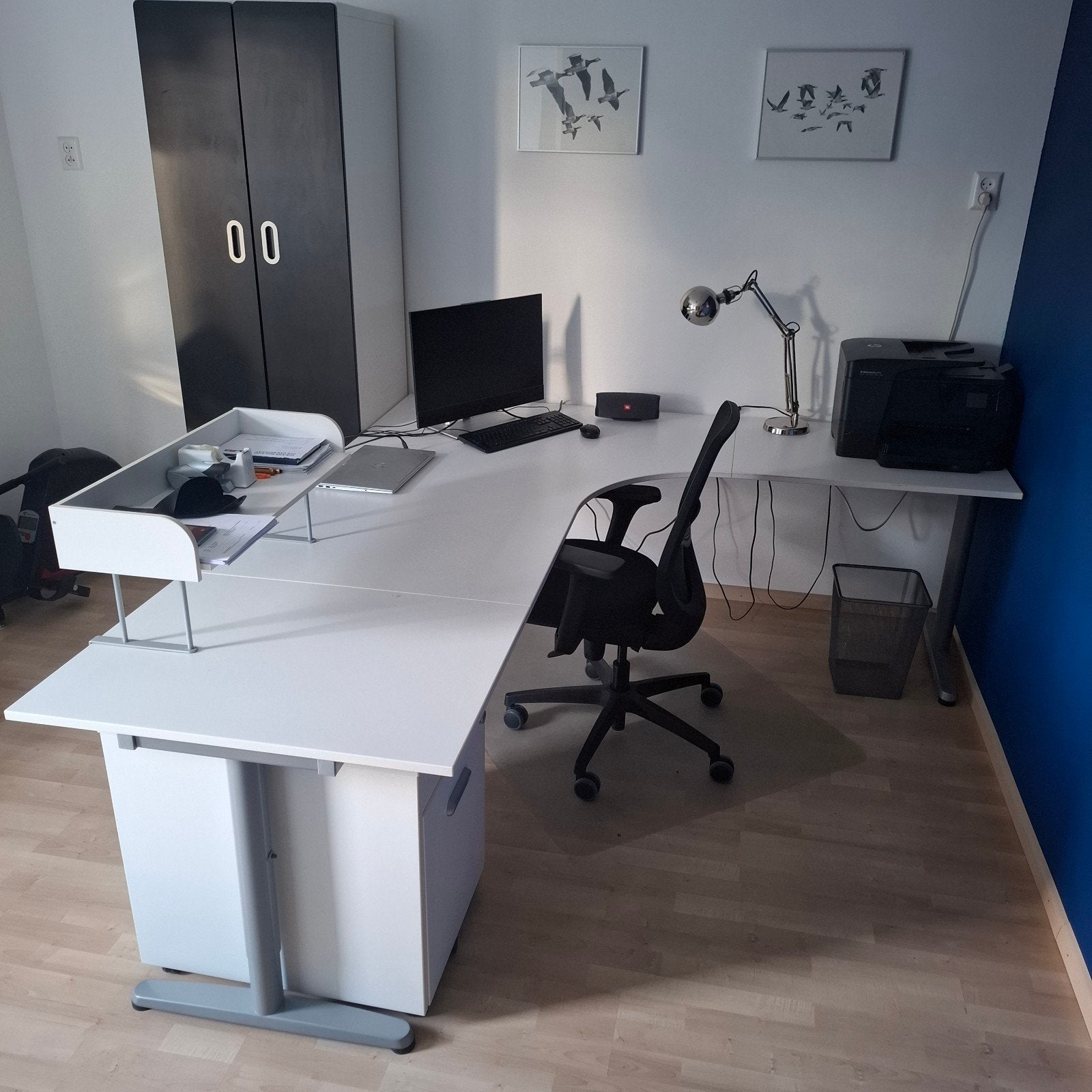 Wit IKEA hoekbureau met ladenblok., Huis en Inrichting, Bureaus, Ophalen, Met lades, Gebruikt, Hoekbureau